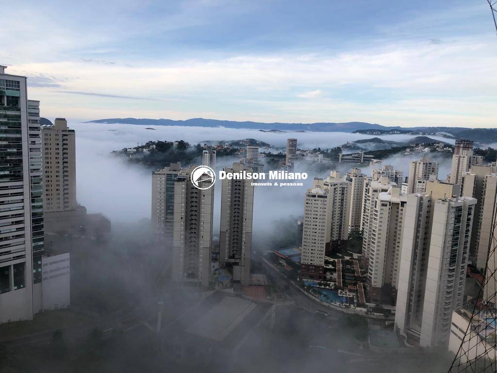 Apartamento à venda com 4 quartos, 213m² - Foto 1