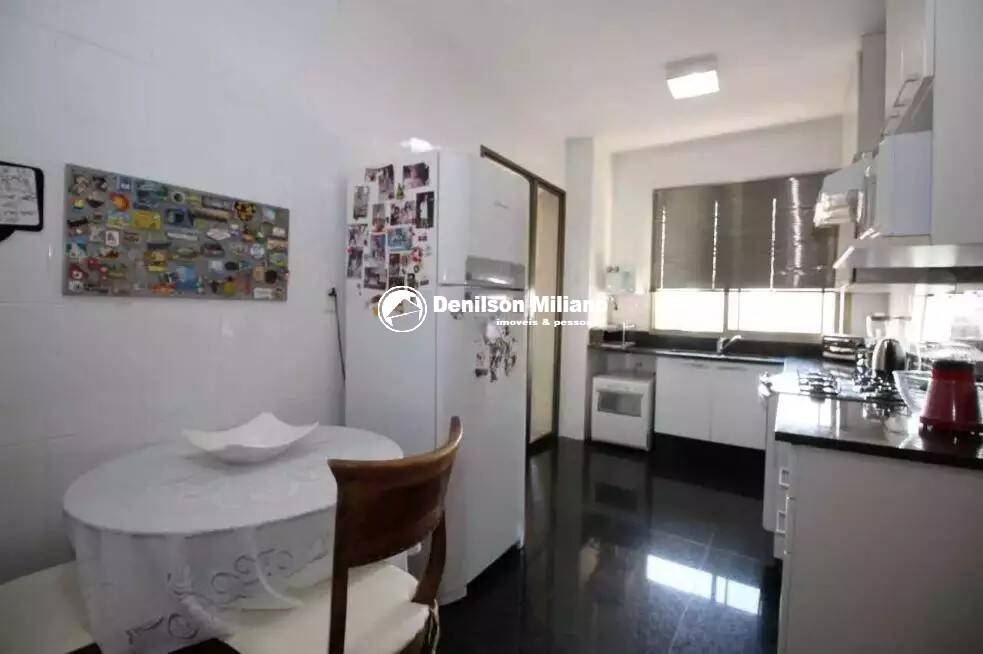 Apartamento à venda com 4 quartos, 213m² - Foto 10