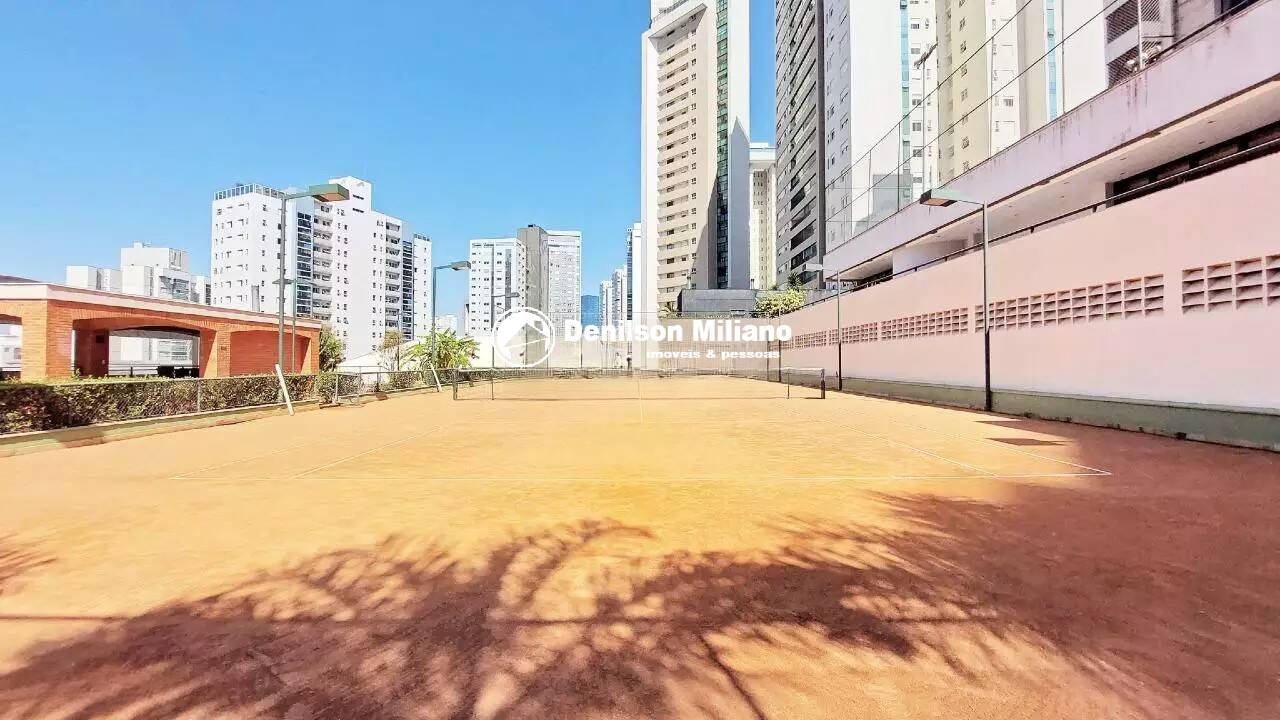 Apartamento à venda com 4 quartos, 213m² - Foto 17