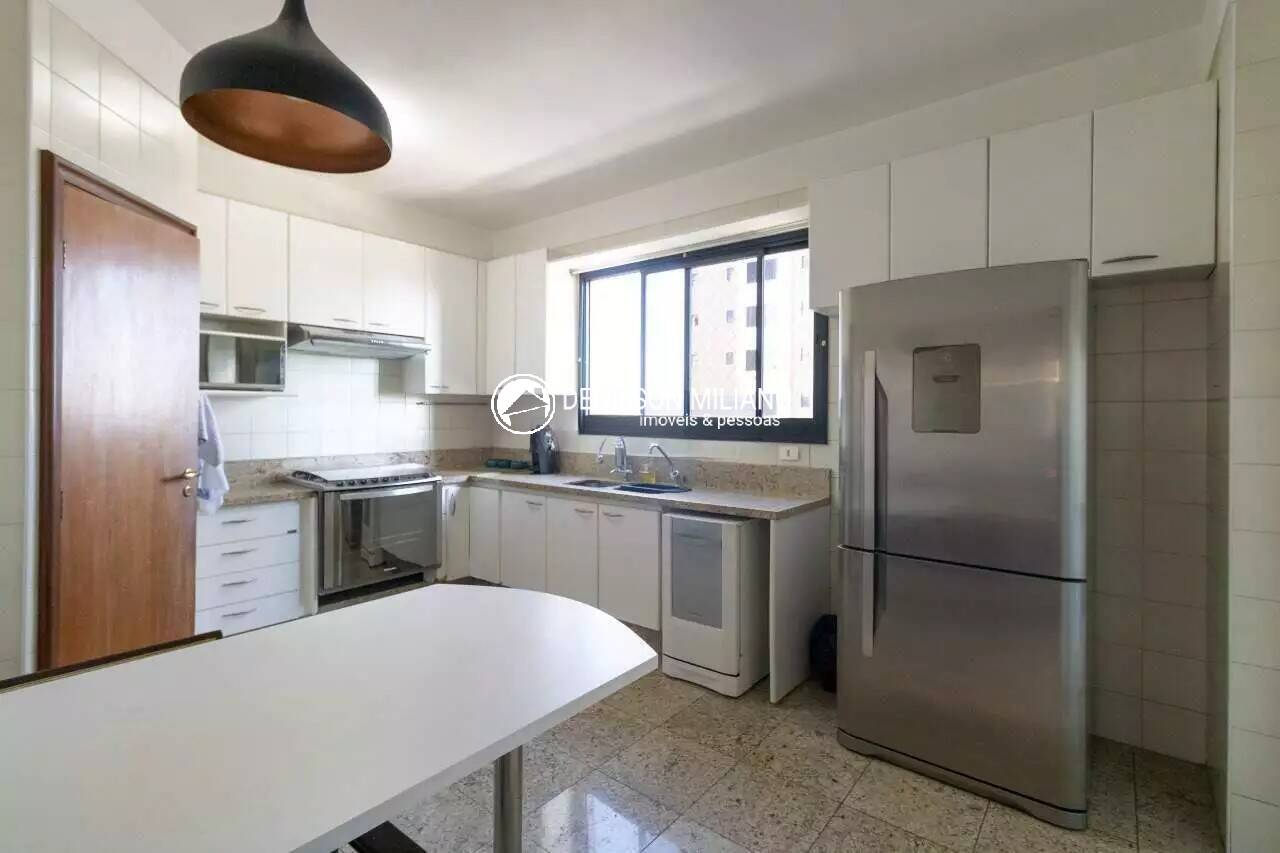 Apartamento para alugar com 4 quartos, 187m² - Foto 6