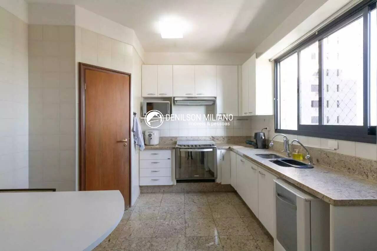 Apartamento para alugar com 4 quartos, 187m² - Foto 12