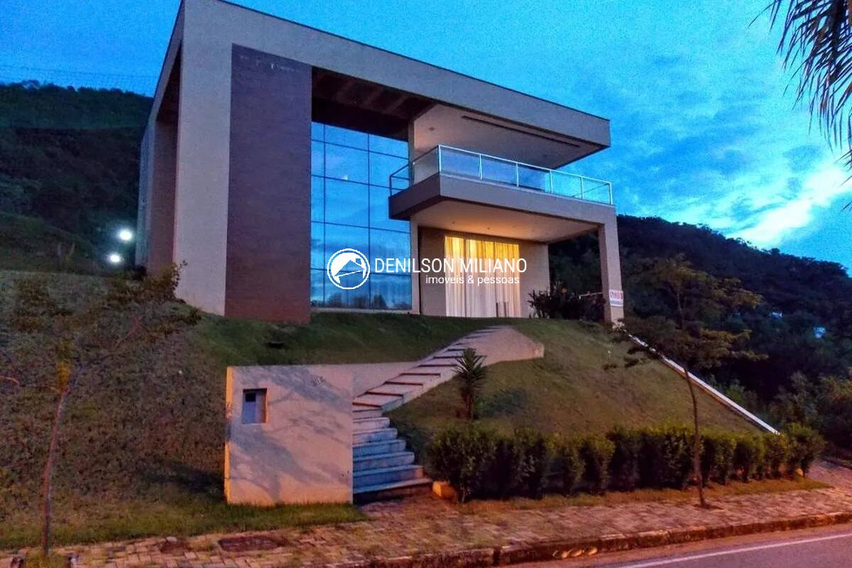 Casa à venda e aluguel com 5 quartos, 670m² - Foto 1