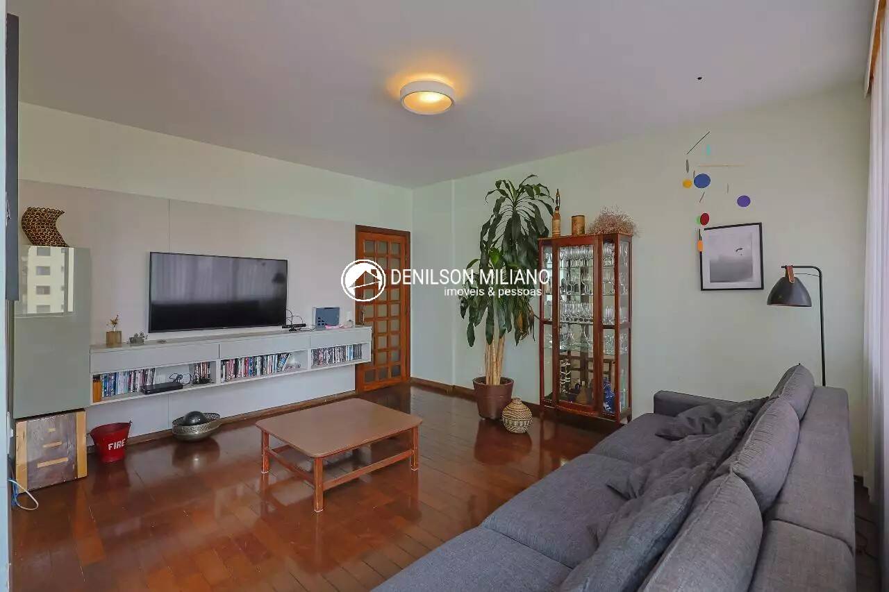 Apartamento para alugar com 4 quartos, 145m² - Foto 5