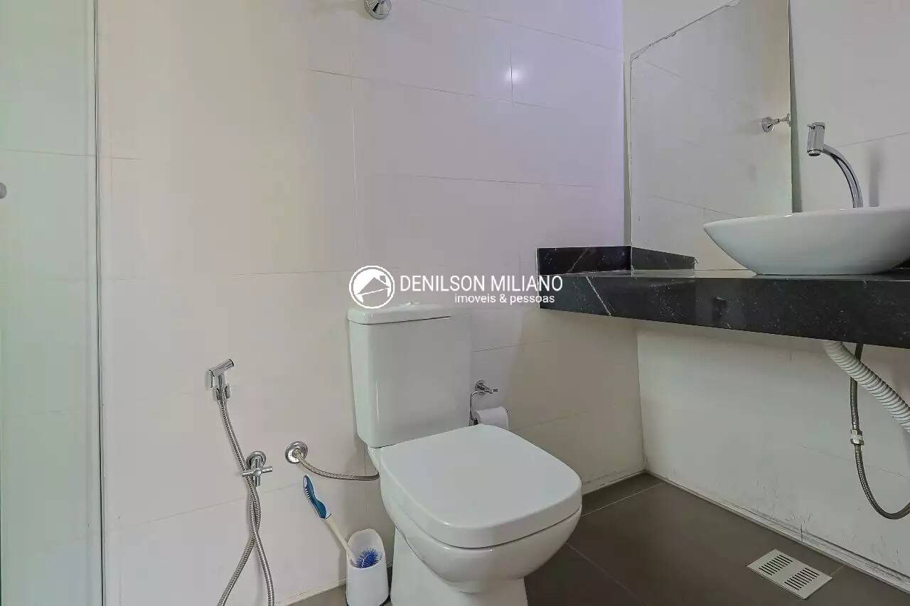 Apartamento para alugar com 4 quartos, 145m² - Foto 13