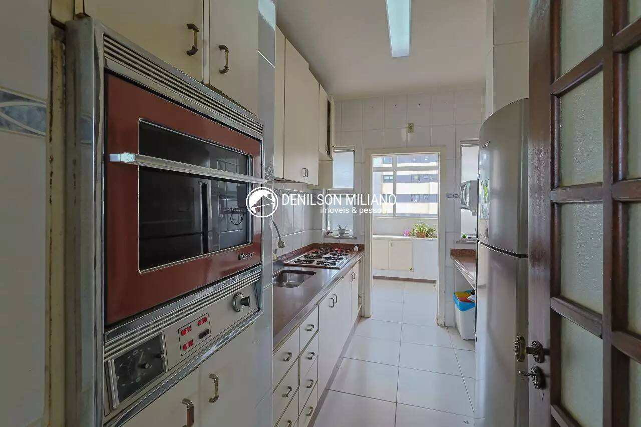 Apartamento para alugar com 4 quartos, 145m² - Foto 1