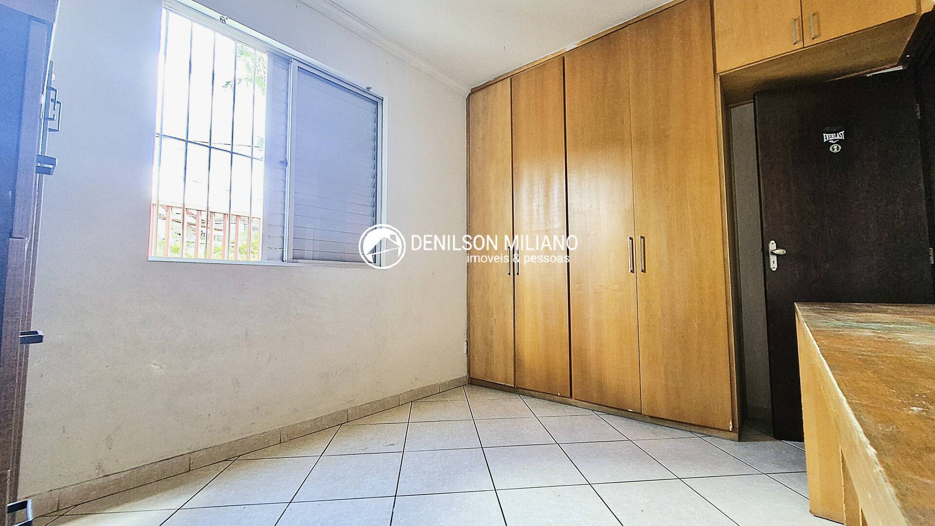 Apartamento à venda com 3 quartos, 68m² - Foto 2