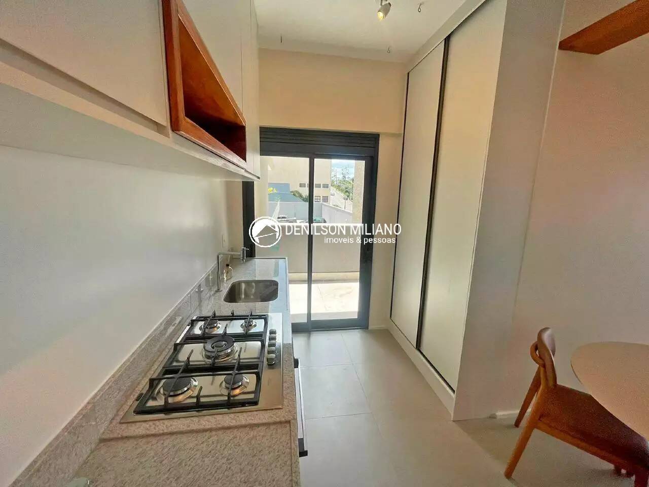 Apartamento à venda com 2 quartos, 76m² - Foto 4