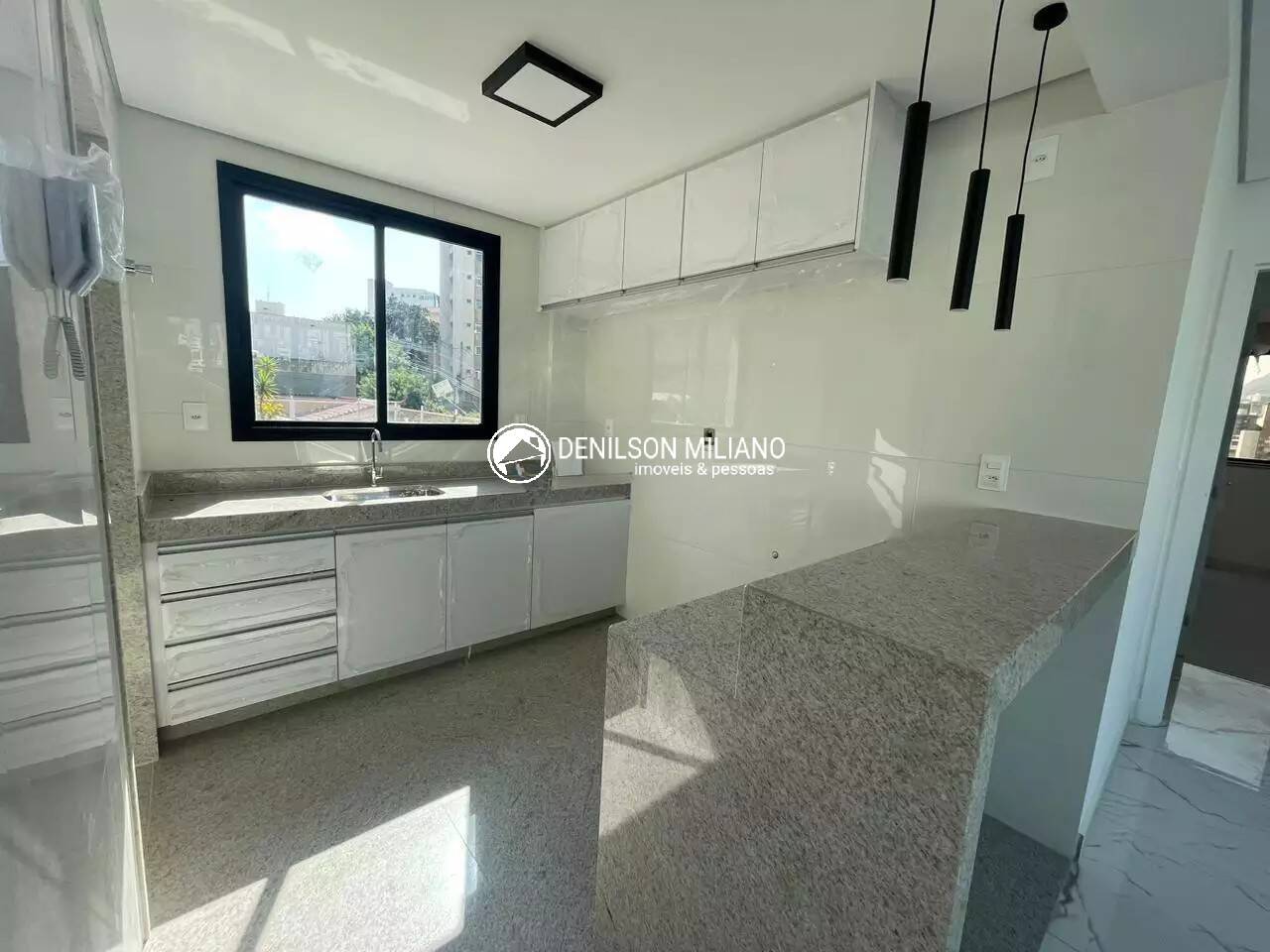 Apartamento para alugar com 2 quartos, 70m² - Foto 13