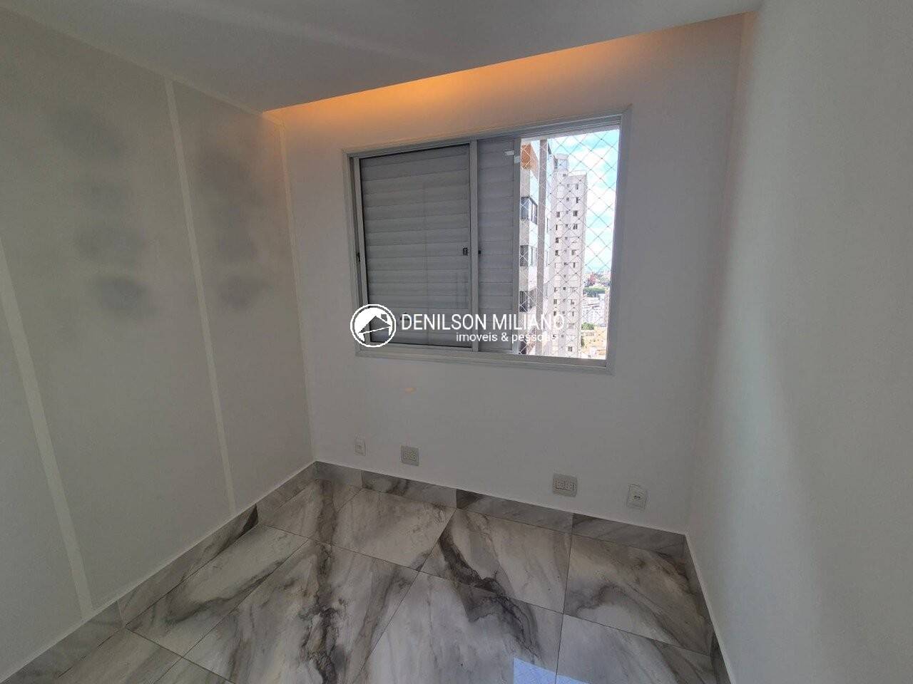 Apartamento para alugar com 4 quartos, 110m² - Foto 9