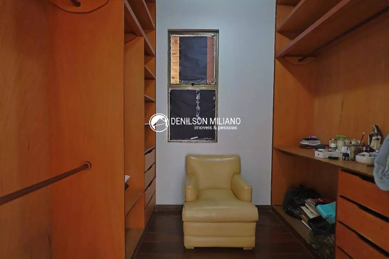 Apartamento para alugar com 3 quartos, 200m² - Foto 2