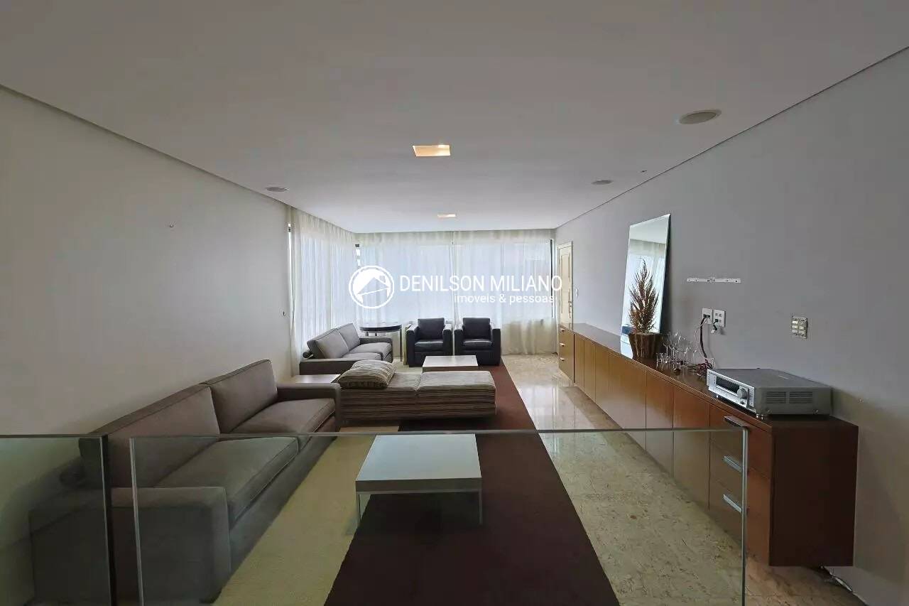 Apartamento para alugar com 3 quartos, 200m² - Foto 1