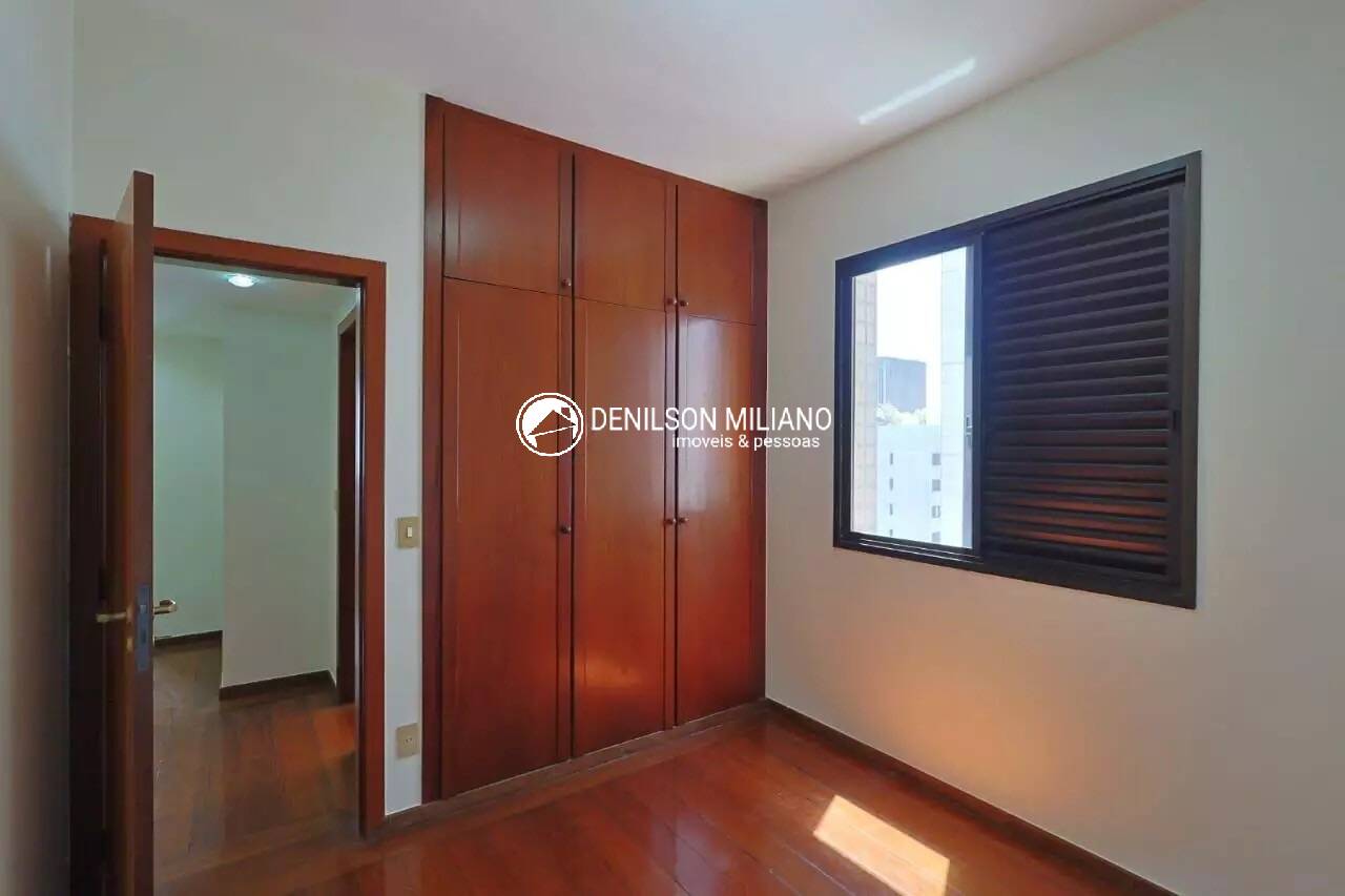 Apartamento para alugar com 3 quartos, 110m² - Foto 15