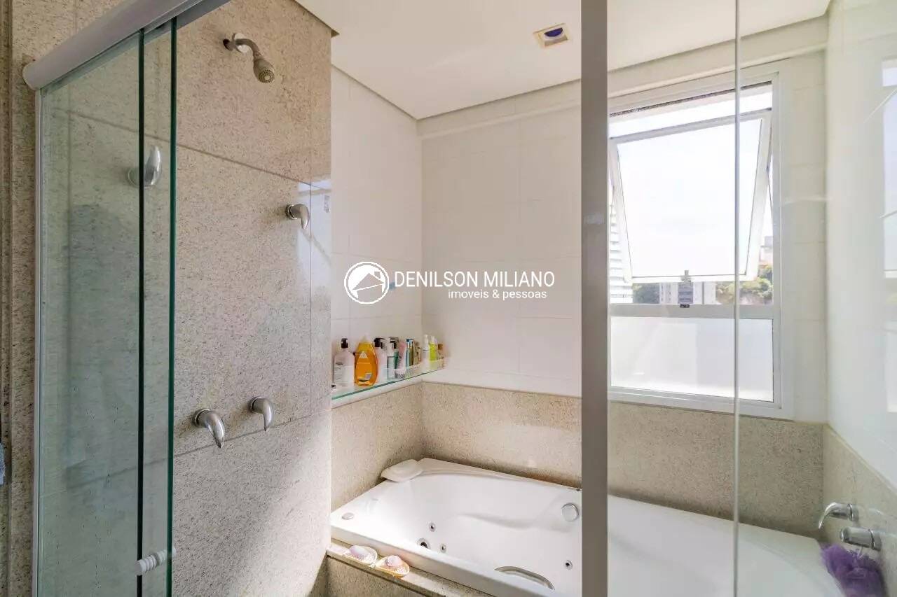 Apartamento para alugar com 4 quartos, 183m² - Foto 13