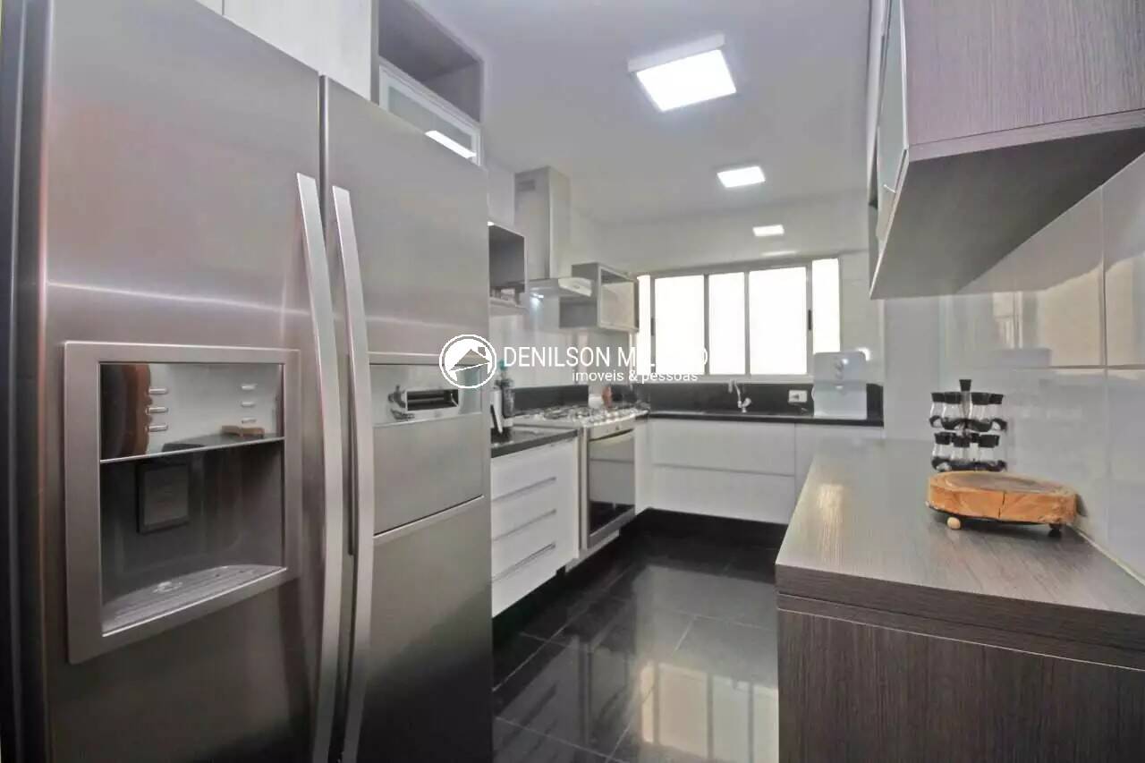 Apartamento para alugar com 4 quartos, 131m² - Foto 8